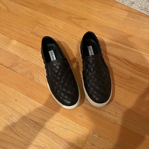 STEVE MADDEN ECENTRCQ black shoe